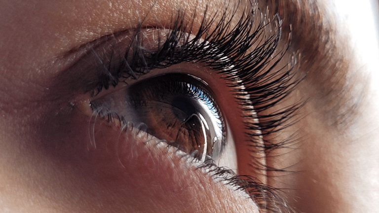 Trusted Medical Guidance from a Corneal Specialist Trusted Medical Guidance from a Corneal Specialist